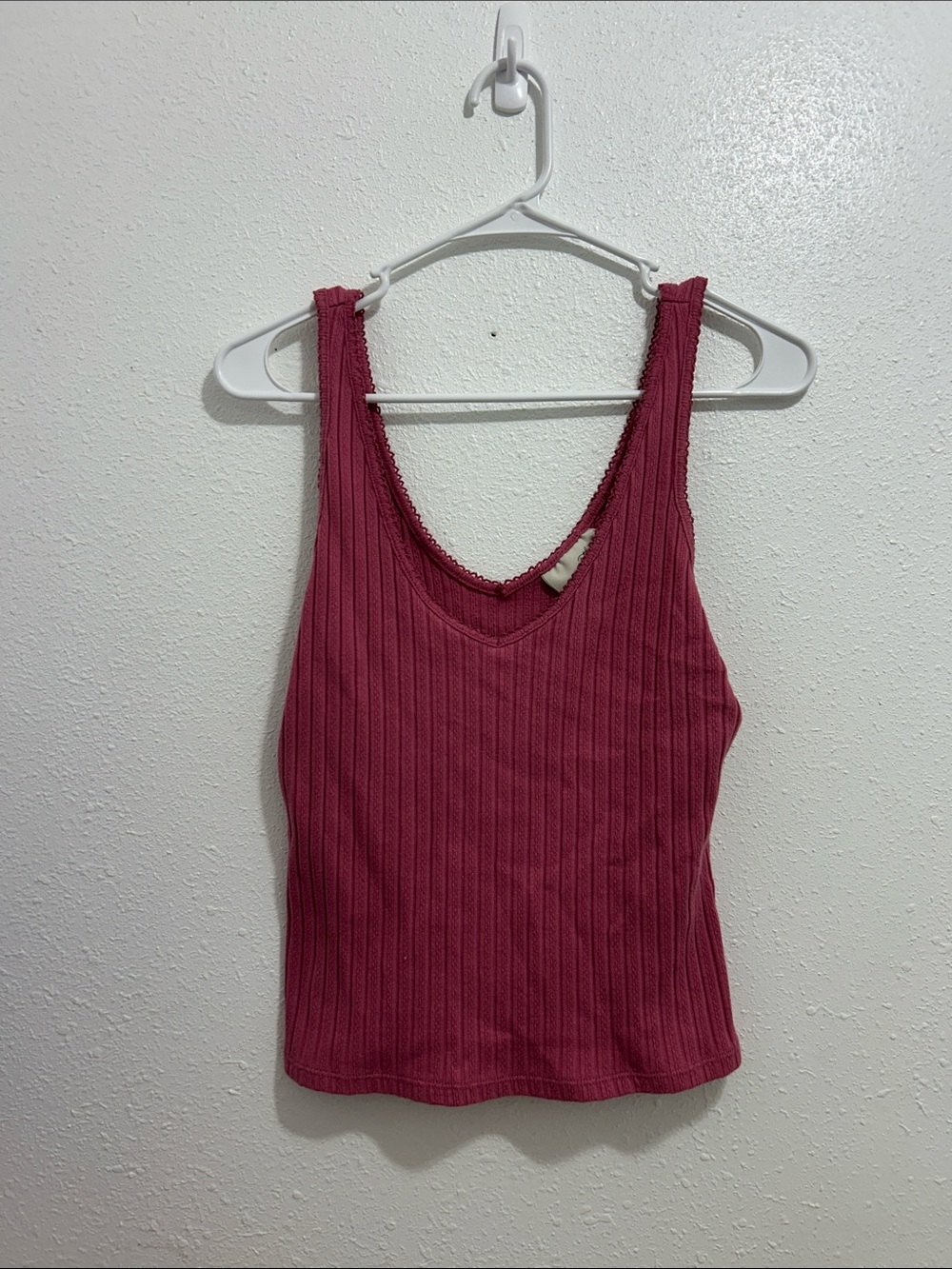 Universal Thread Ribbed V-Neck Tank Top - Raspberry Pink